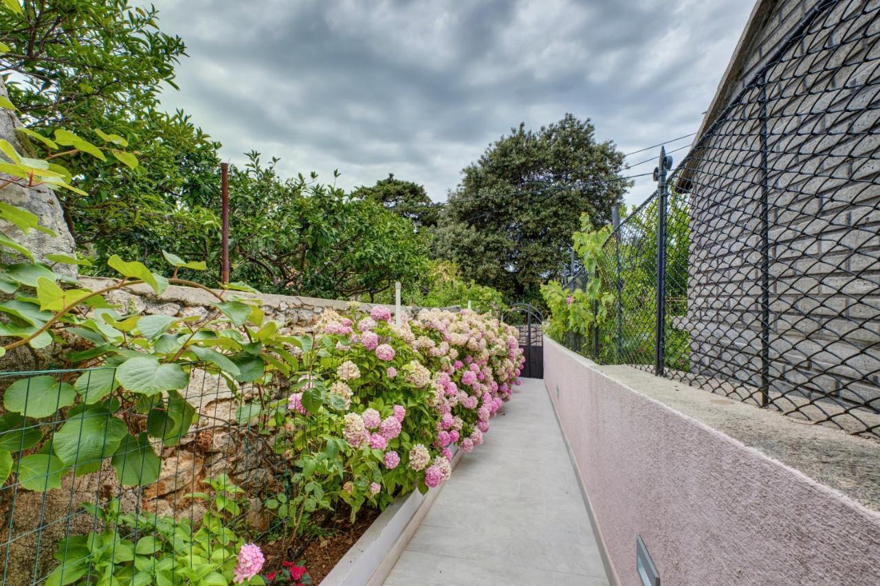 Apartments Ljubica Veli Lošinj Eksteriør billede
