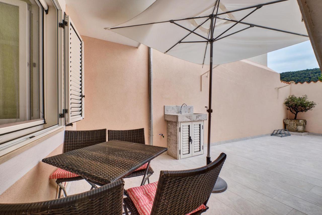 Apartments Ljubica Veli Lošinj Eksteriør billede